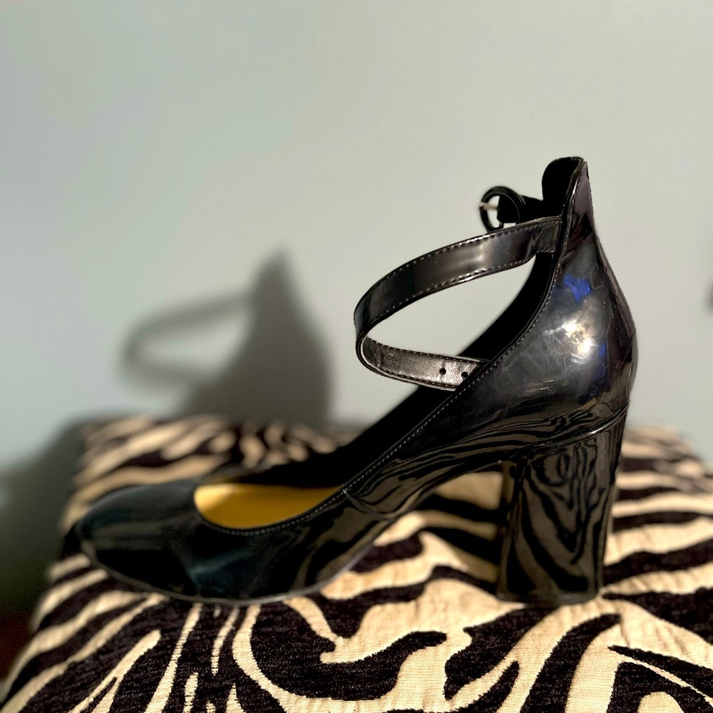 COPY - Marc Fisher Mary Jane, parent leather with block heel.